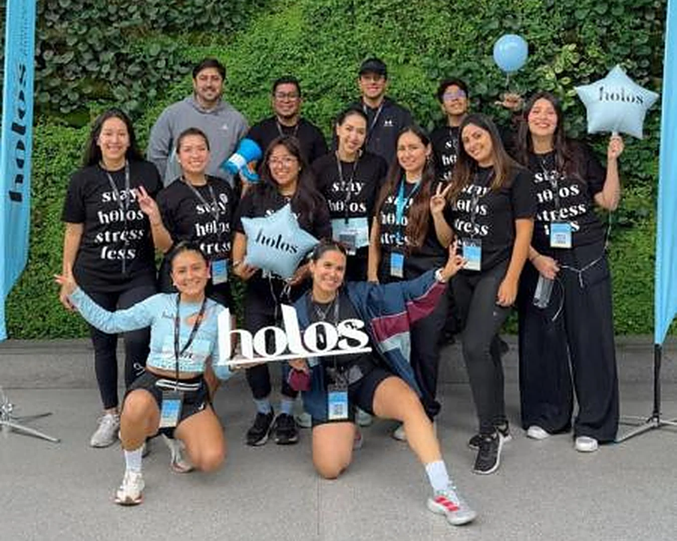 Rodrigo con el equipo de Holos